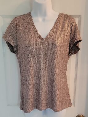 White House Black Market Metallic Ribbed V-Neck Tee - Rose Gold